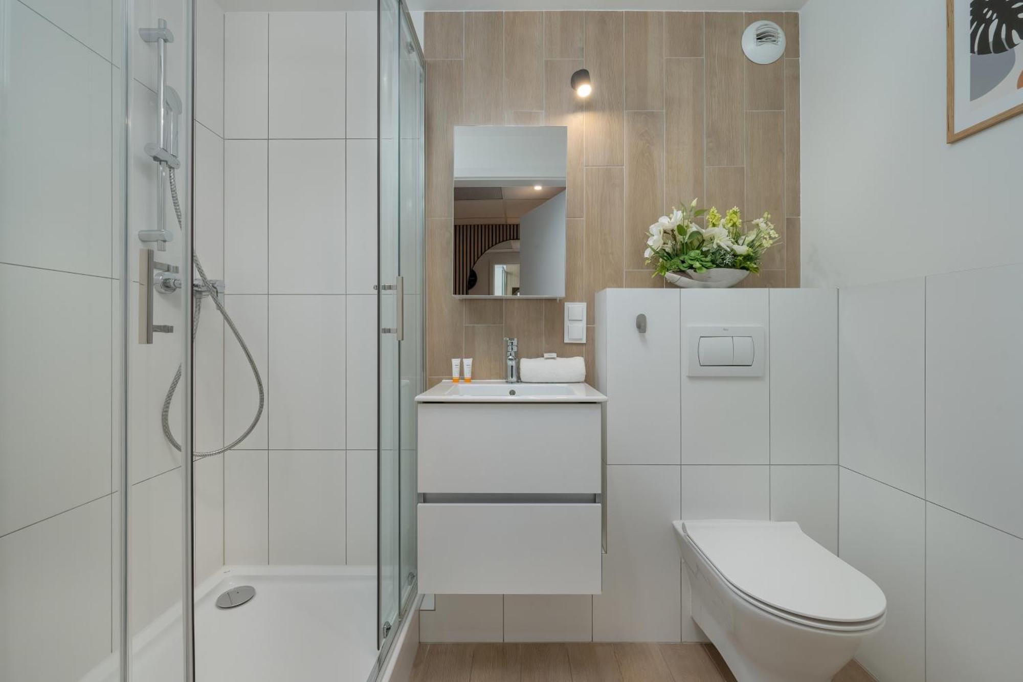 Wroclavia Apartments Dyrekcyjna By Noclegi Renters Wroclaw Exterior photo